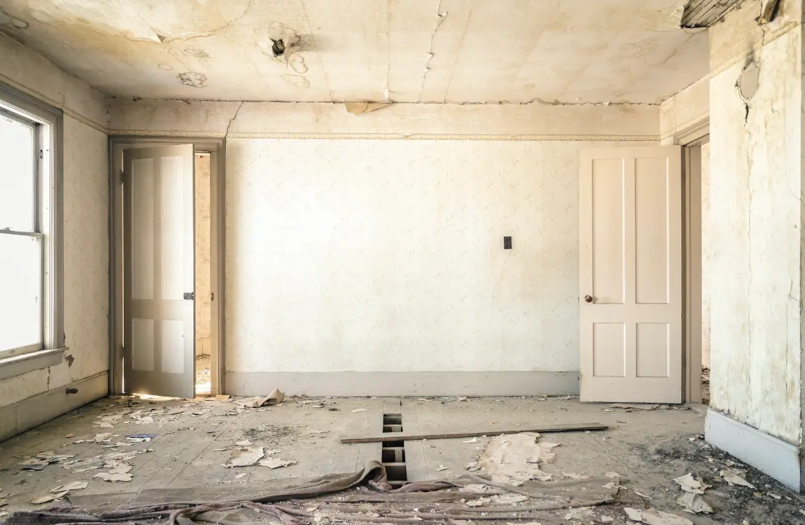 Waste disposal crew managing a cleanout project in Atherton